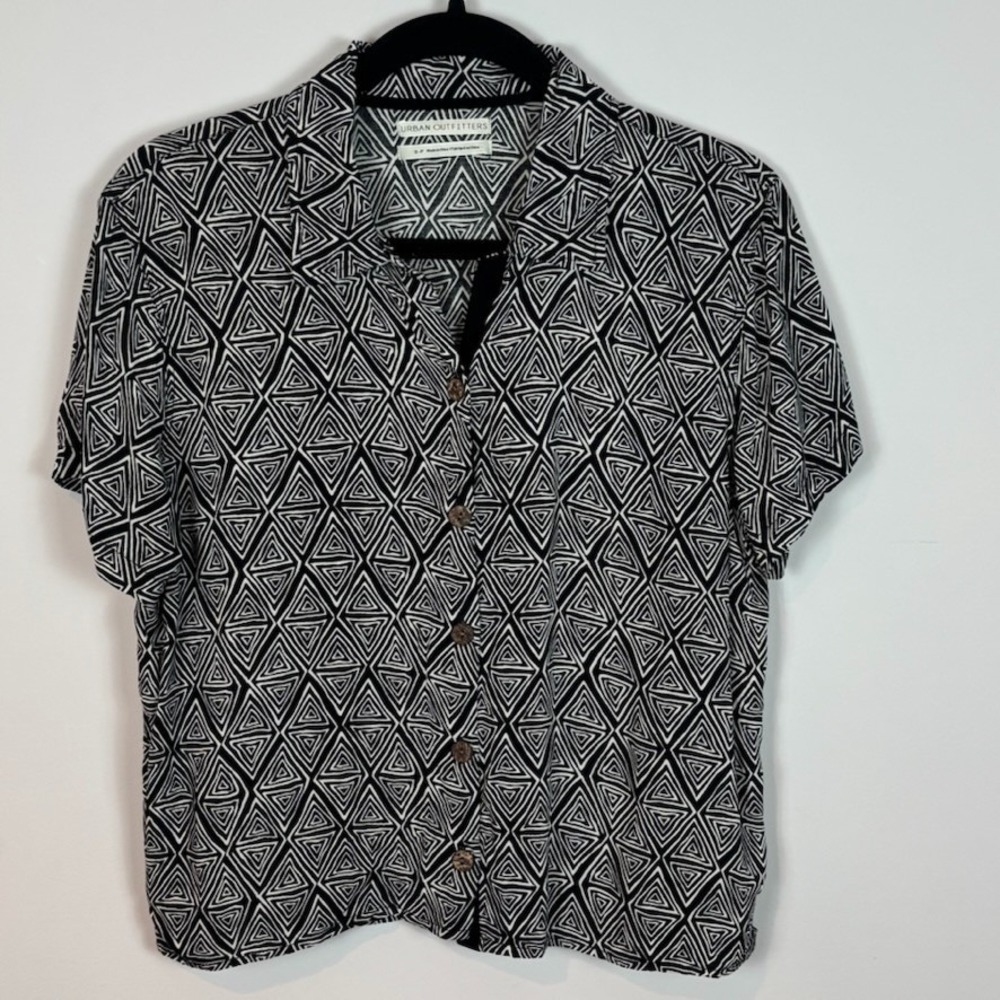 Urban Outfitters Womens 90's Black White Geometric Southwest Crop Boxy Top Small